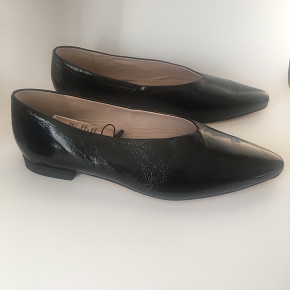 Zara Shoes - Black pointy toe flat shoes